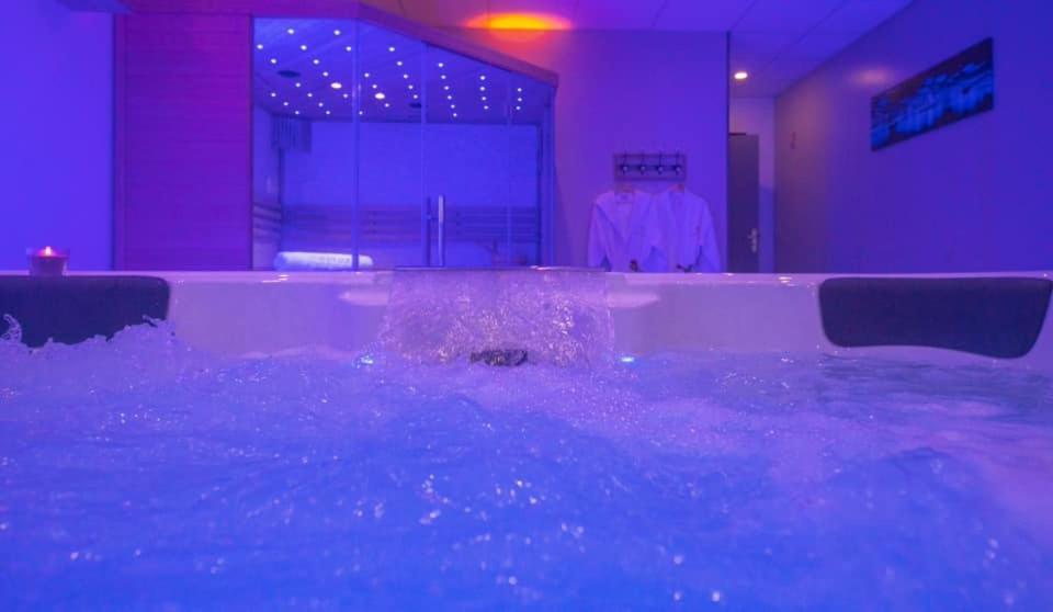 Loft Privatif Avec Jacuzzi Et Sauna Saint-Dizier Kültér fotó